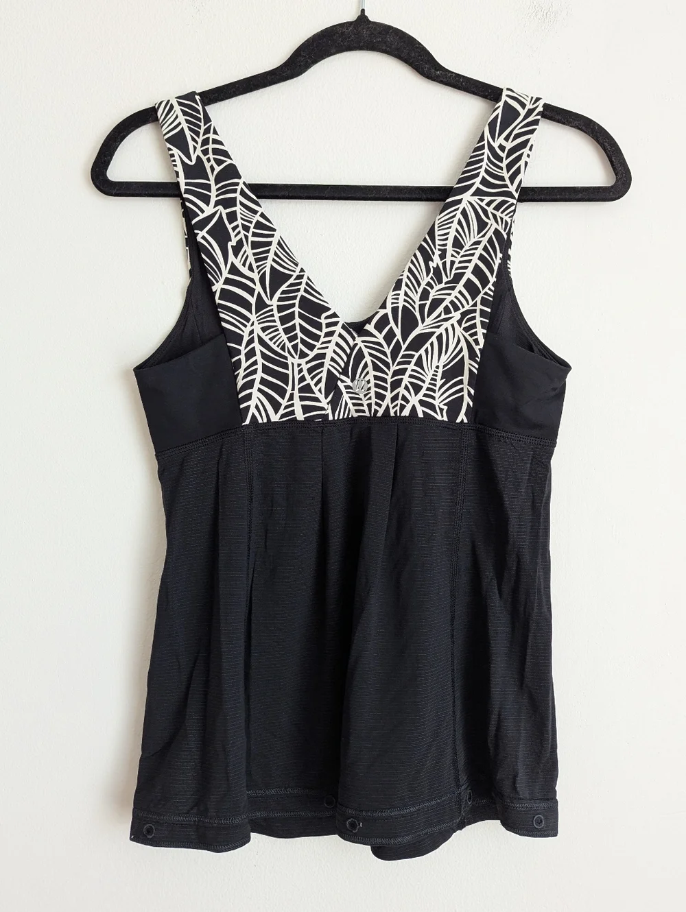 Lululemon Black & White Leaf Patterned Athletic Tank Top Size 6